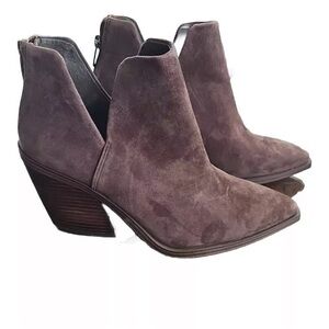 Vince Camuto Gigietta Women’s Brown Suede Back Zip Chelsea Booties NWOB